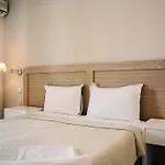 斯塔夫罗斯海滩酒店