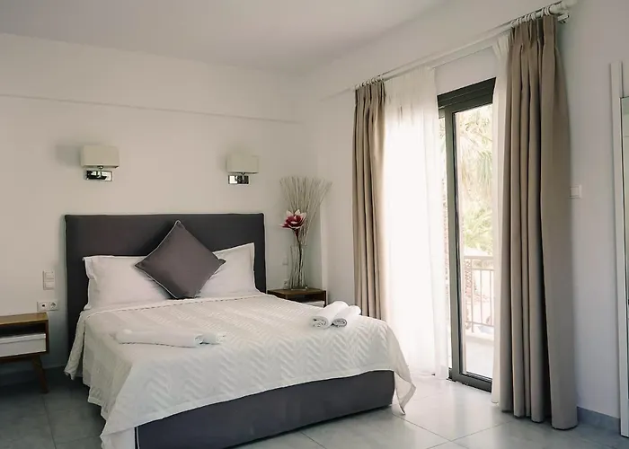 Stavros Beach Hotel 3*
